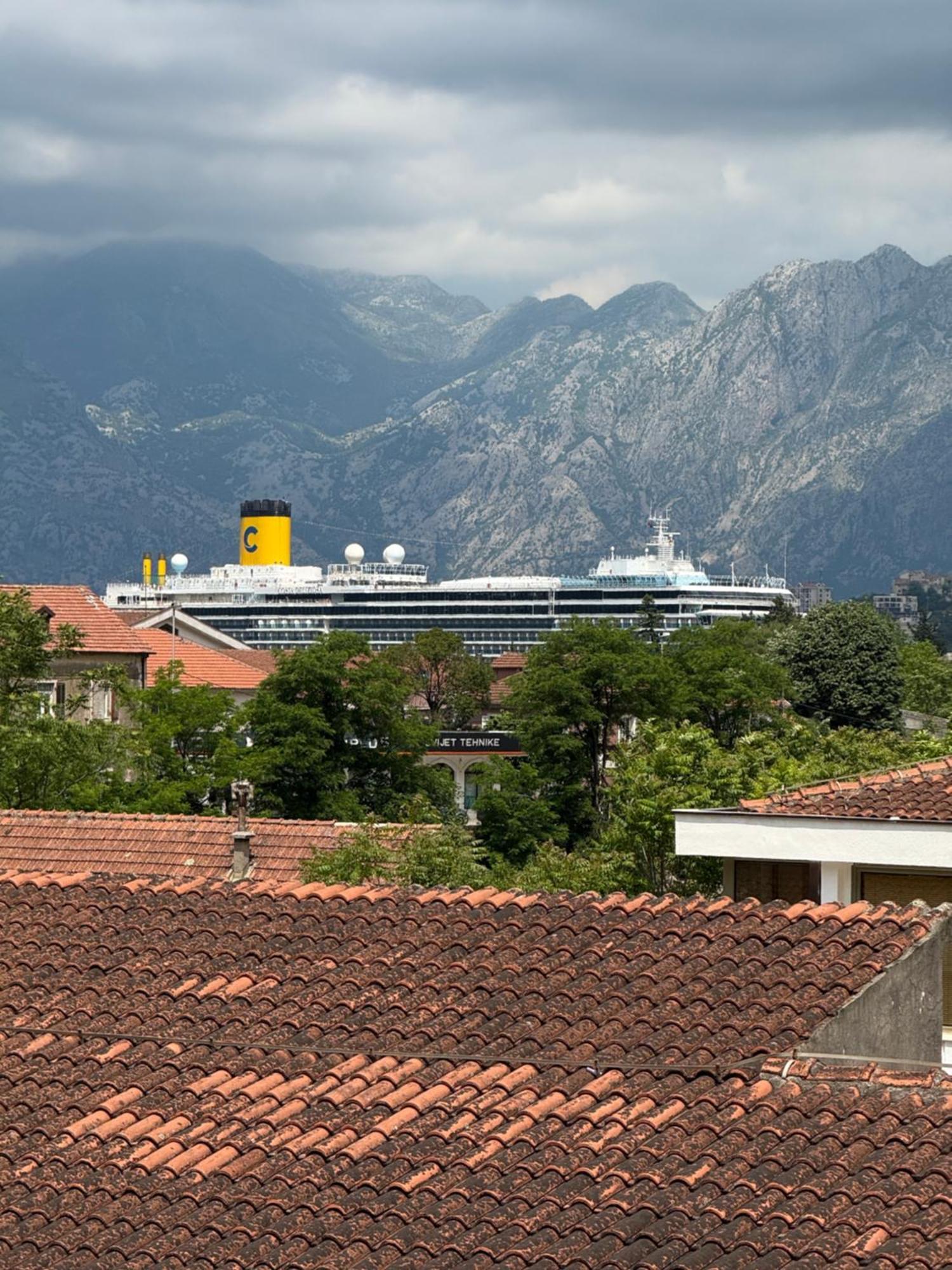 Apartment Atina Kotor Exterior photo